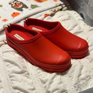 Hunter Bold Red Casual Slip-Ons